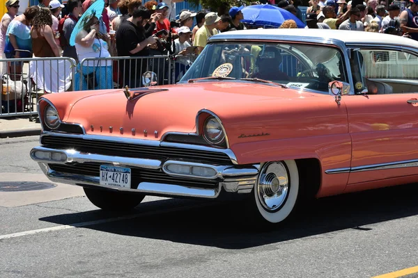 34th Annual Mermaid Parade at Coney Island — Stock Photo, Image