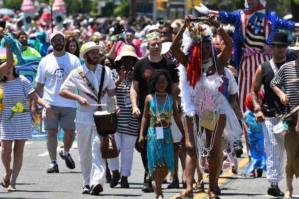 34e défilé annuel des sirènes à Coney Island — Photo