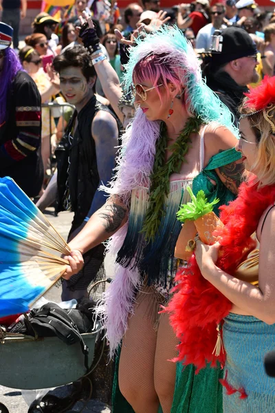 34. jährliche Meerjungfrauen-Parade auf der Coney Island — Stockfoto