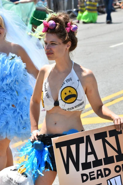 34e défilé annuel des sirènes à Coney Island — Photo