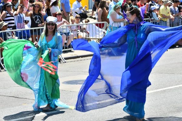 34e jaarlijkse zeemeermin parade op Coney Island — Stockfoto