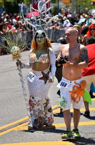 34e défilé annuel des sirènes à Coney Island — Photo