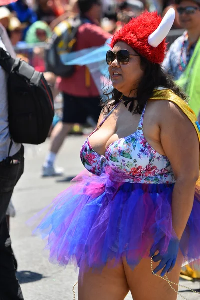 34 Yıllık Denizkızı Geçit Coney Adası'nda