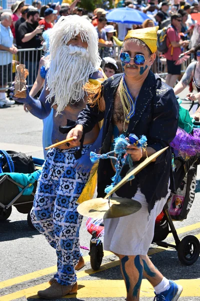 34e défilé annuel des sirènes à Coney Island — Photo