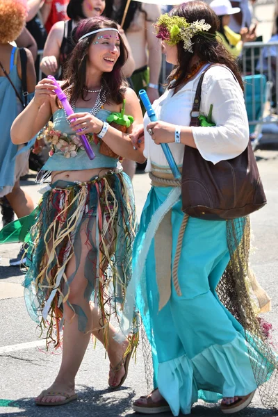 34. jährliche Meerjungfrauen-Parade auf der Coney Island — Stockfoto