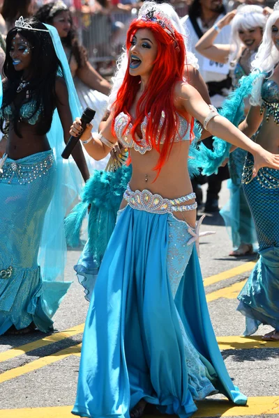 34th Annual Mermaid Parade at Coney Island — Stock Photo, Image