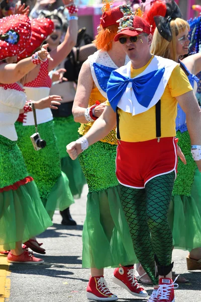 34º Desfile Anual de Sirenas en Coney Island — Foto de Stock