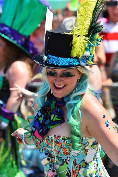 34 Yıllık Denizkızı Geçit Coney Adası'nda