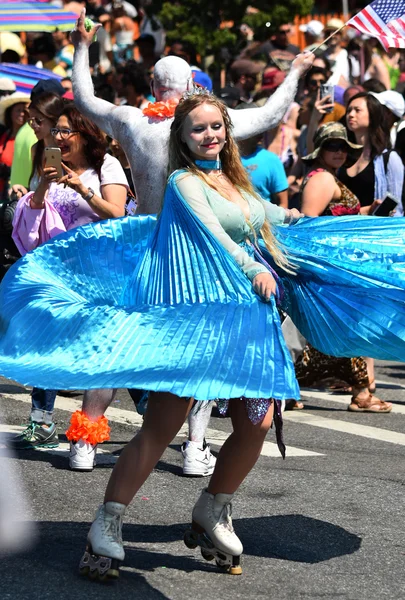 34º Desfile Anual de Sirenas en Coney Island — Foto de Stock