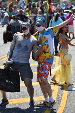 34 Yıllık Denizkızı Geçit Coney Adası'nda