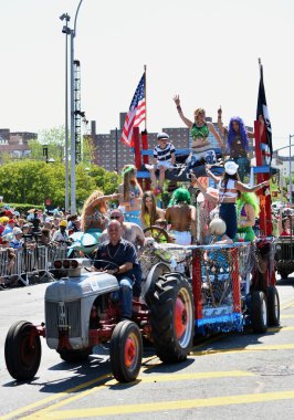 34 Yıllık Denizkızı Geçit Coney Adası'nda