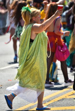 34 Yıllık Denizkızı Geçit Coney Adası'nda
