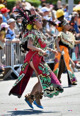 34 Yıllık Denizkızı Geçit Coney Adası'nda