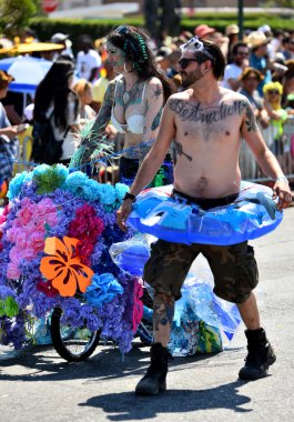 34 Yıllık Denizkızı Geçit Coney Adası'nda
