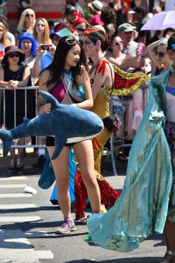 34 Yıllık Denizkızı Geçit Coney Adası'nda