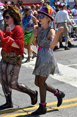34 Yıllık Denizkızı Geçit Coney Adası'nda