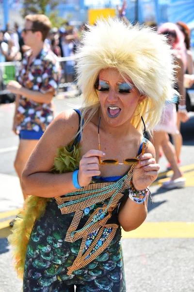 34th Annual Mermaid Parade at Coney Island — Stock Photo, Image