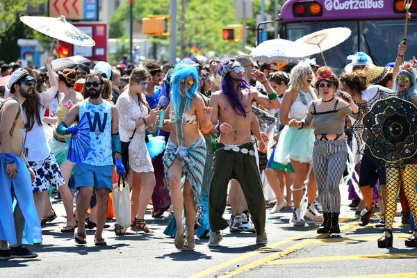 34esima parata annuale delle sirene a Coney Island — Foto Stock