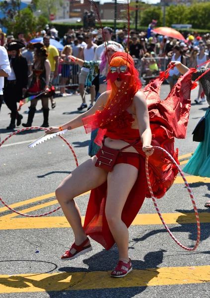 34º Desfile Anual de Sirenas en Coney Island — Foto de Stock