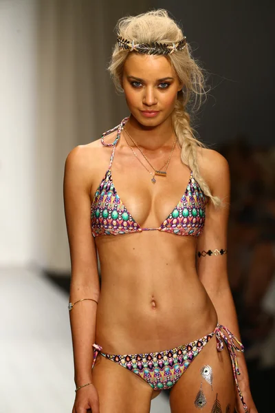 Luli Fama Swimwear fashion show at Funkshion tent for Miami Swim Week — Stock Photo, Image