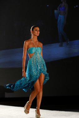 Caffe mayo defile W Hotel'de Miami hafta yüzmek