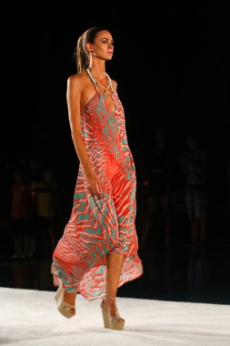 Caffe mayo defile W Hotel'de Miami hafta yüzmek