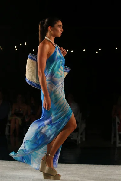 Caffe Swimwear fashion show at W hotel for Miami Swim Week — Stock Photo, Image