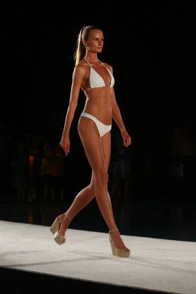 Caffe Swimwear fashion show at W hotel for Miami Swim Week — Stock Photo, Image