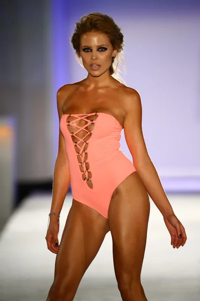 Indah Swimwear fashion show at W hotel for Miami Swim Week — Stock Photo, Image
