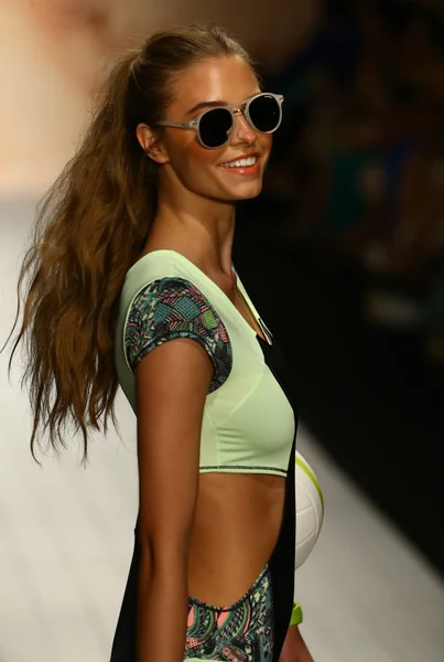 Maaji Swimwear desfile de moda no hotel W para Miami Swim Week — Fotografia de Stock