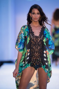 Agua Bendita tasarımcıları giyim yüzmek 