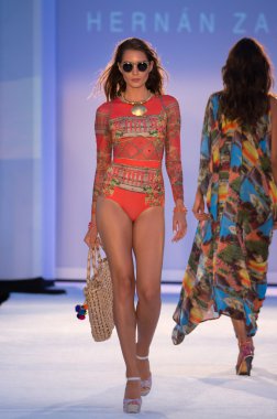 Hernan Zajar - Protela Kolombiya Markaları Moda Gösterisi 