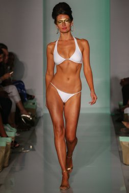 Mia Marcelle moda sunumu