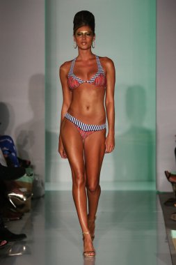 Mia Marcelle moda sunumu