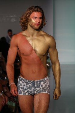 Mia Marcelle moda sunumu