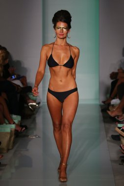 Mia Marcelle moda sunumu