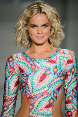 Luli Fama bahar yaz 2017 pist göster