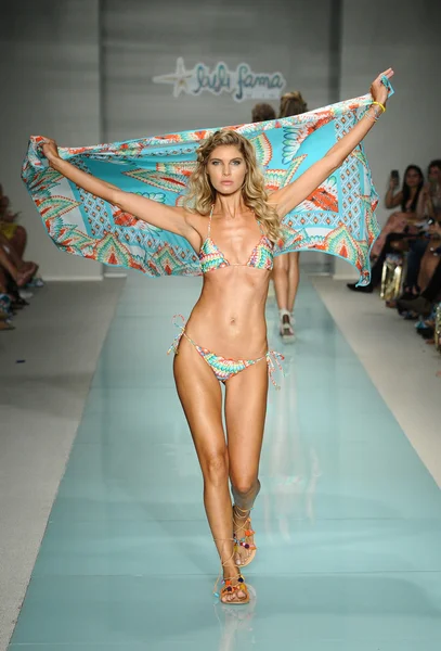 Luli Fama bahar yaz 2017 pist göster