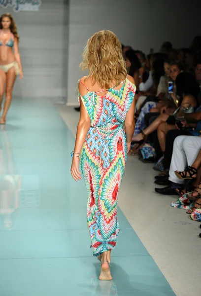 Luli Fama bahar yaz 2017 pist göster