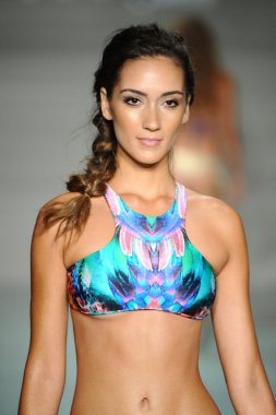 Luli Fama bahar yaz 2017 pist göster 