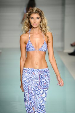 Luli Fama bahar yaz 2017 pist göster 