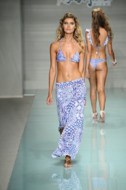 Luli Fama bahar yaz 2017 pist göster 