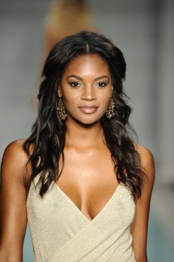 Luli Fama bahar yaz 2017 pist göster 