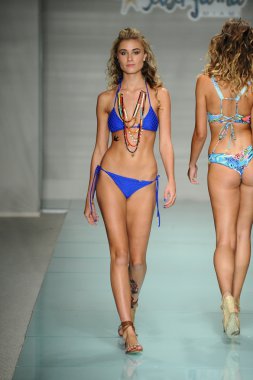 Luli Fama bahar yaz 2017 pist göster 