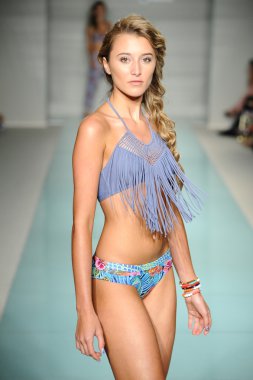 Luli Fama bahar yaz 2017 pist göster 