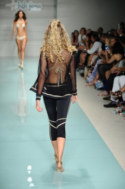 Luli Fama bahar yaz 2017 pist göster 