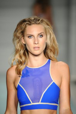 Luli Fama bahar yaz 2017 pist göster 