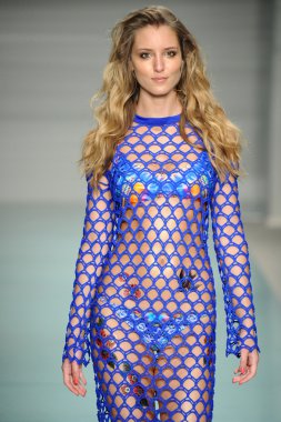 Luli Fama bahar yaz 2017 pist göster 