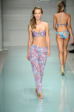 Luli Fama bahar yaz 2017 pist göster 