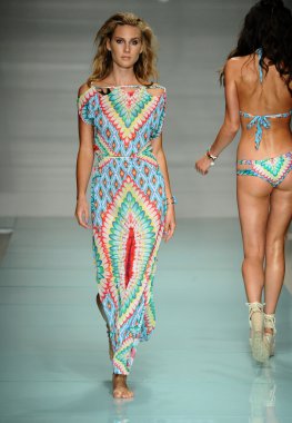 Luli Fama bahar yaz 2017 pist göster